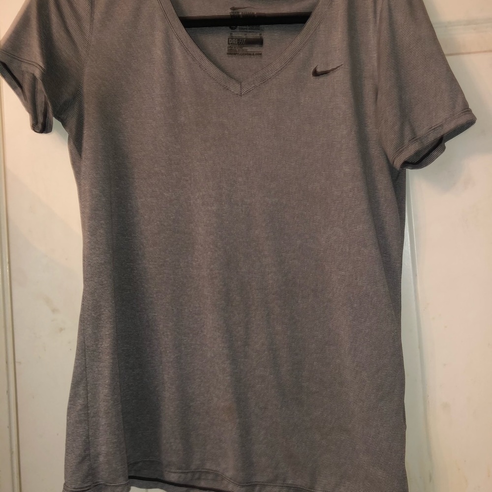 nike workout shirt